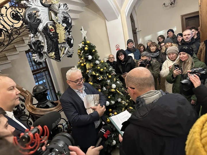 Przekazanie petycji na ręce burmistrza Tarnowskich Gór, Arkadiusza Czecha 