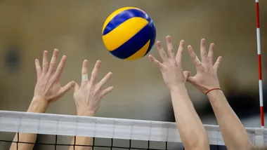 Mistrzostwa siatkonogi na Orliku. Po finale zawodnicy zagrali jeszcze w piłkę