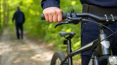 Strażnicy miejscy dostali elektryczne rowery. Pojadą na hałdę i nad zalew