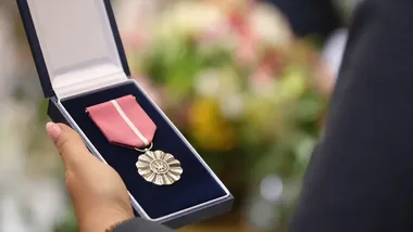Burmistrz nagrodził pracowników oświaty. Uroczystości w szkołach i przedszkolach