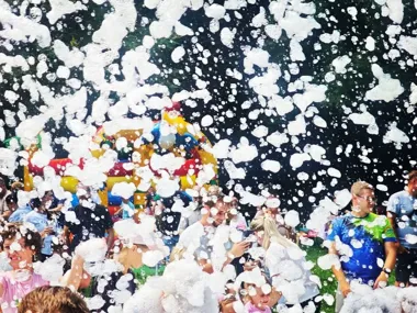 Grafika promocyjna wydarzenia Śniadanie na Polanie w Tarnowskich Górach wraca do Parku Miejskiego