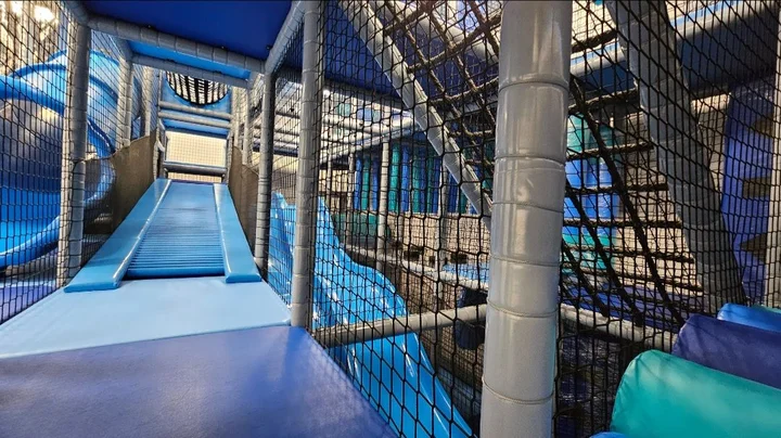 Grafika promocyjna wydarzenia Zima w Sztolni — zimowisko dla dzieci w Tarnowskich Górach