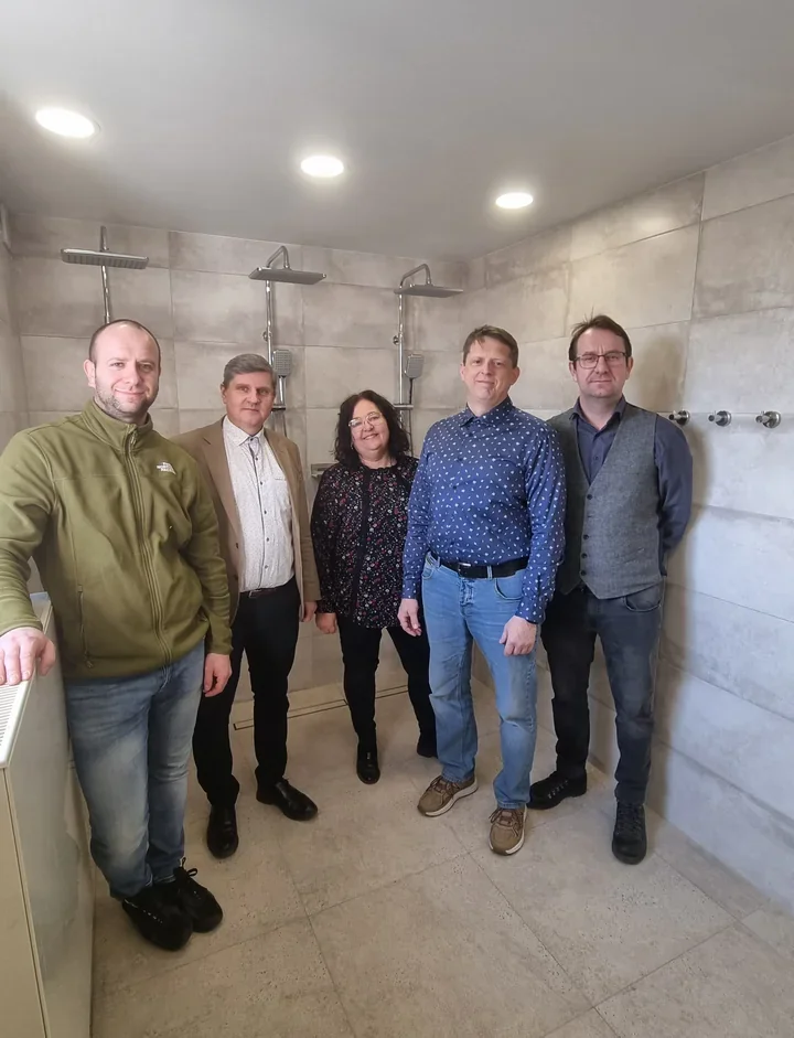 Nowe toalety i wydzielone prysznice w siedzibie LKS Żyglin – remont ukończony