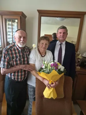 Poznali się na potańcówce. Państwo Tkoczowie świętują 60 lat małżeństwa