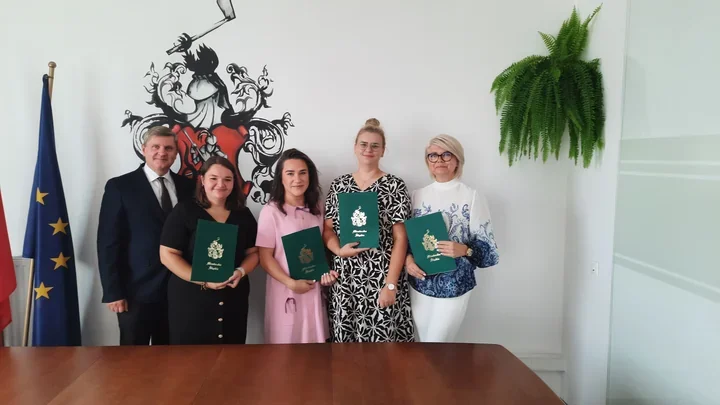 Cztery nauczycielki z awansem. Dyrektorka szkoły zostaje na kolejną kadencję