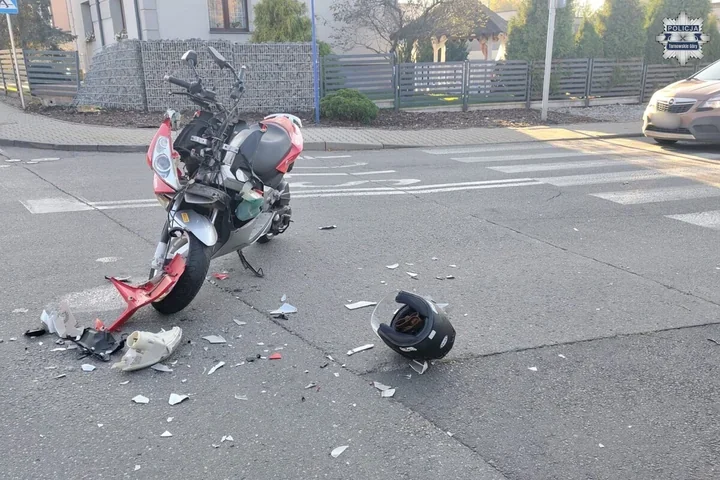 Zderzenie na skrzyżowaniu w Tarnowskich Górach. Motorowerzysta trafił do szpitala