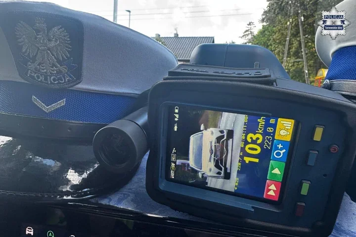 103 km/h w zabudowanym - kierowca stracił prawo jazdy w Brynku