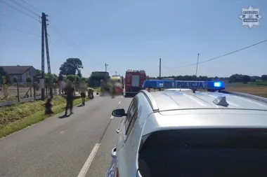Kierowca Fiata skręcał w lewo. Motocyklista trafił do szpitala śmigłowcem