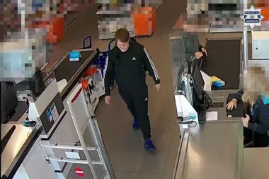 Złodziejski duet ukradł towar za ponad 1300 złotych. Policja szuka tych osób