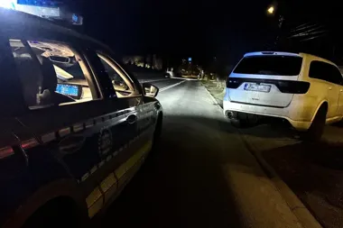 Patrol zatrzymał kradzionego Dodge’a - za kierownicą siedział pijany 43-latek