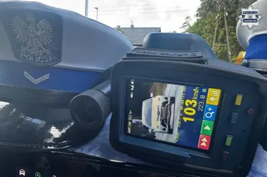 103 km/h w zabudowanym - kierowca stracił prawo jazdy w Brynku
