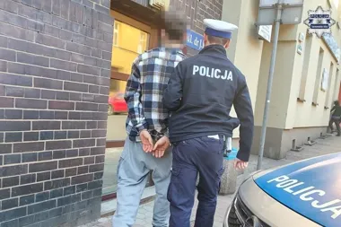 Nocna kontrola w Tarnowskich Górach - w plecaku miał ponad 200 porcji marihuany