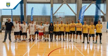 Jeden punkt zadecydował w meczu samorządowców i przedsiębiorców