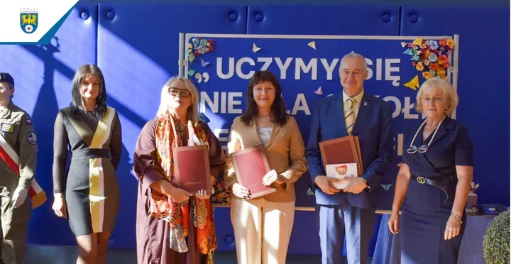 Pierwszoklasiści złożyli ślubowanie w tarnogórskiej szkole